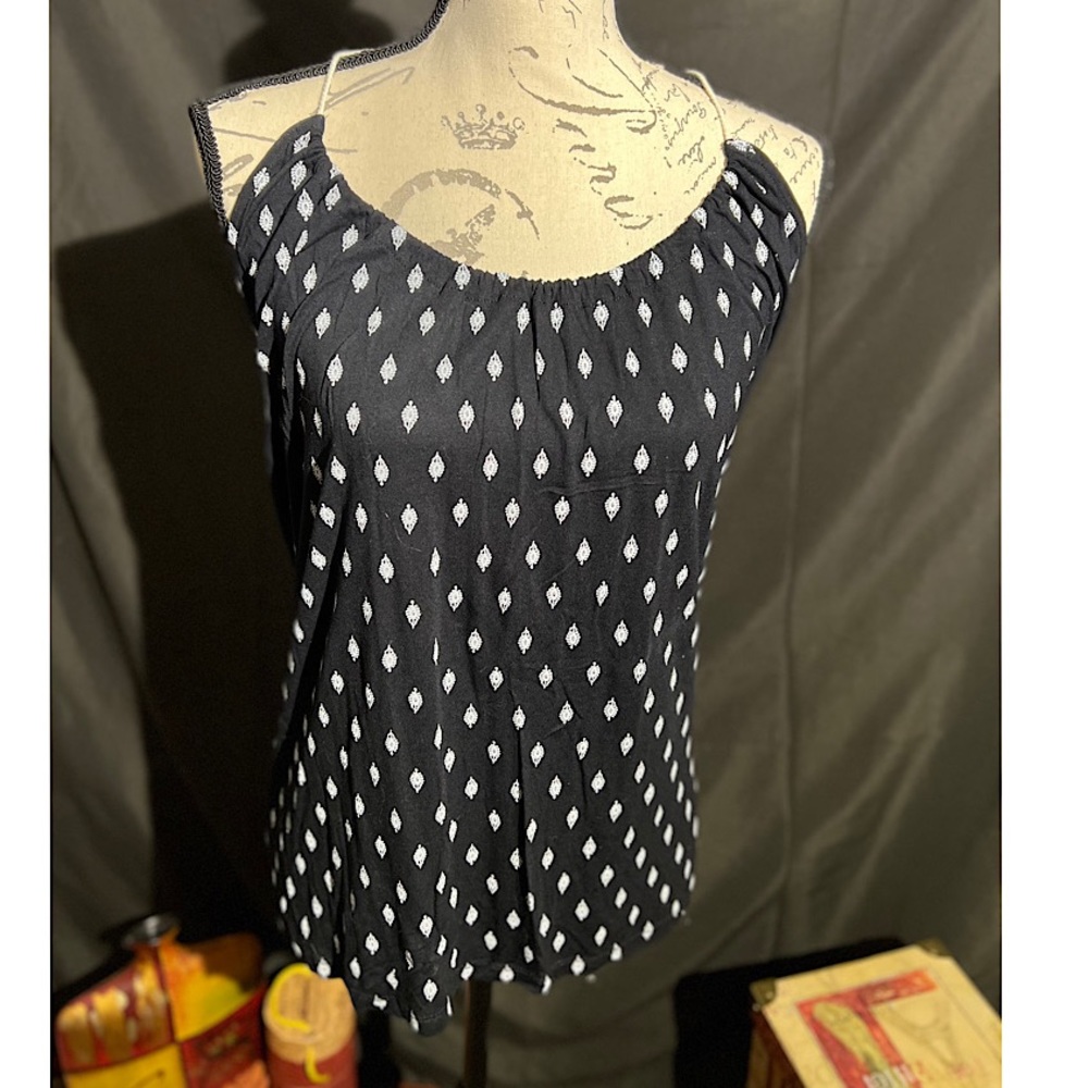Women's Old Navy Keyhole Tassel Tank Top Size M